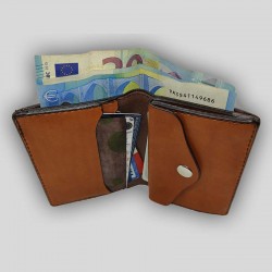 Interior cartera de cuero con billetero